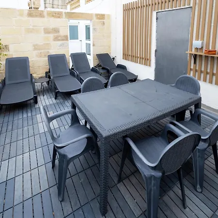 بيت ضيافة Double Ensuite Room In Quiet And Budget Friendly Townhouse