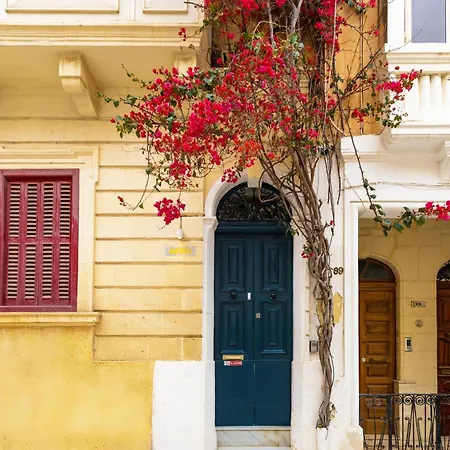 بيت ضيافة Double Ensuite Room In Quiet And Budget Friendly Townhouse 4*