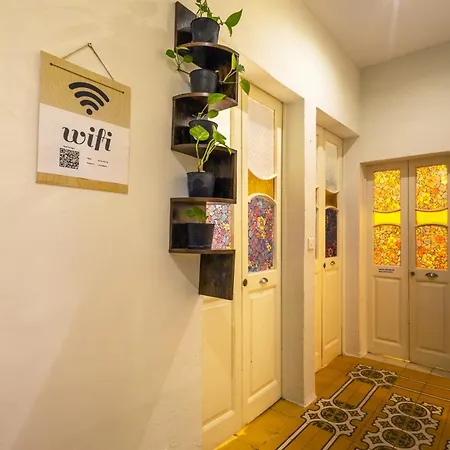 Double Ensuite Room In Quiet And Budget Friendly Townhouse 4*