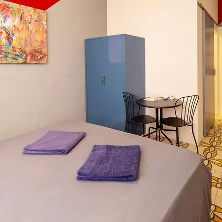 بيت ضيافة Double Ensuite Room In Quiet And Budget Friendly Townhouse 4*